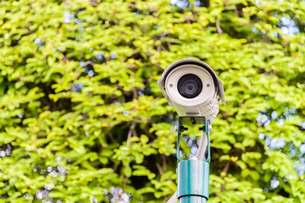 How Do Smart IP Cameras Work for the Security of Outdoor Property