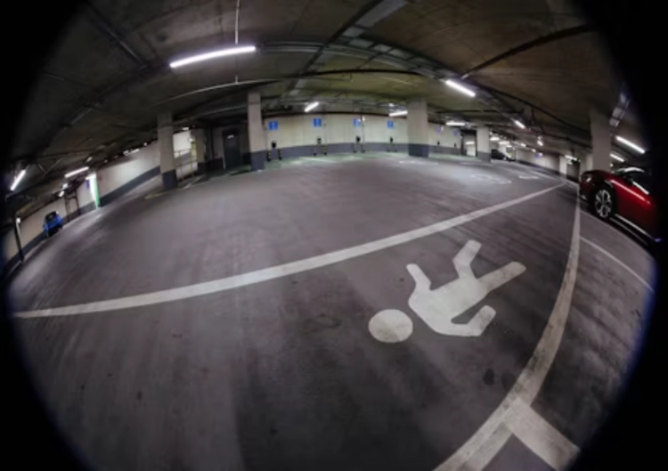 Best Security Camera Setup for Parking Lots: Coverage, Night Evidence, and Network Planning