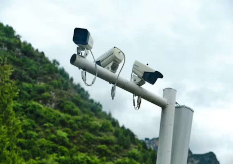 Security Camera MOQ How Much Should a Distributor Order First