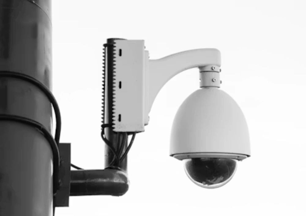 Solar Security Cameras in Hot Weather: Heat, Battery Aging, and Charging Problems