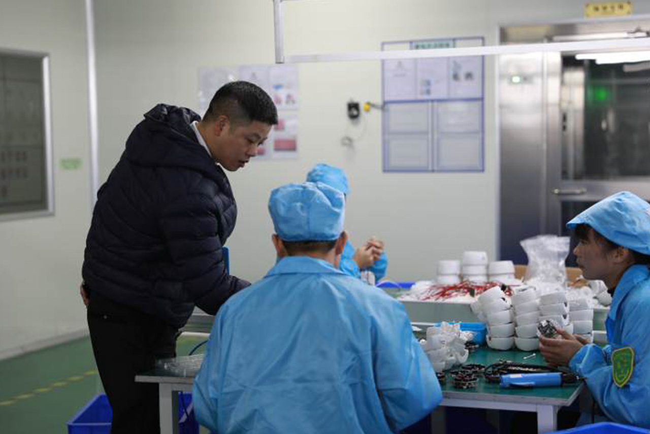 In 2013, at the beginning of the establishment, I visited the production line