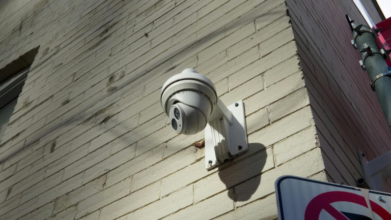 AI Security Camera: 24/7 Full-Color Night Vision & Human Detection