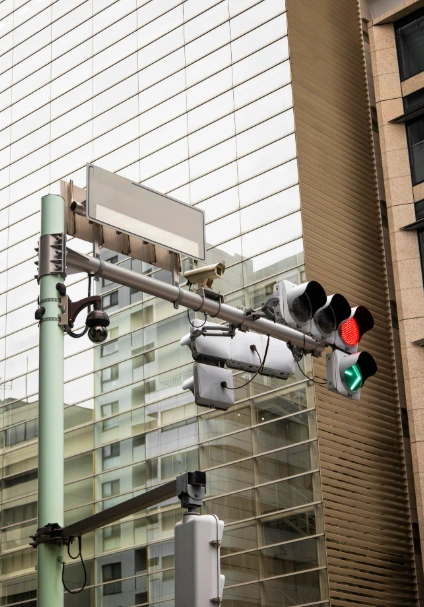 How Does a 4G Solar Powered Traffic Camera Enhance Road Safety